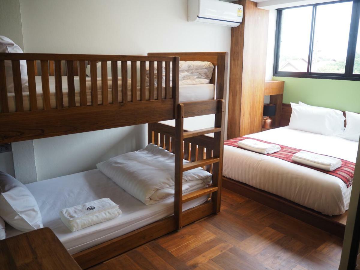 Boonnark Bed Night Bazaar No Car Parking Чиангмай