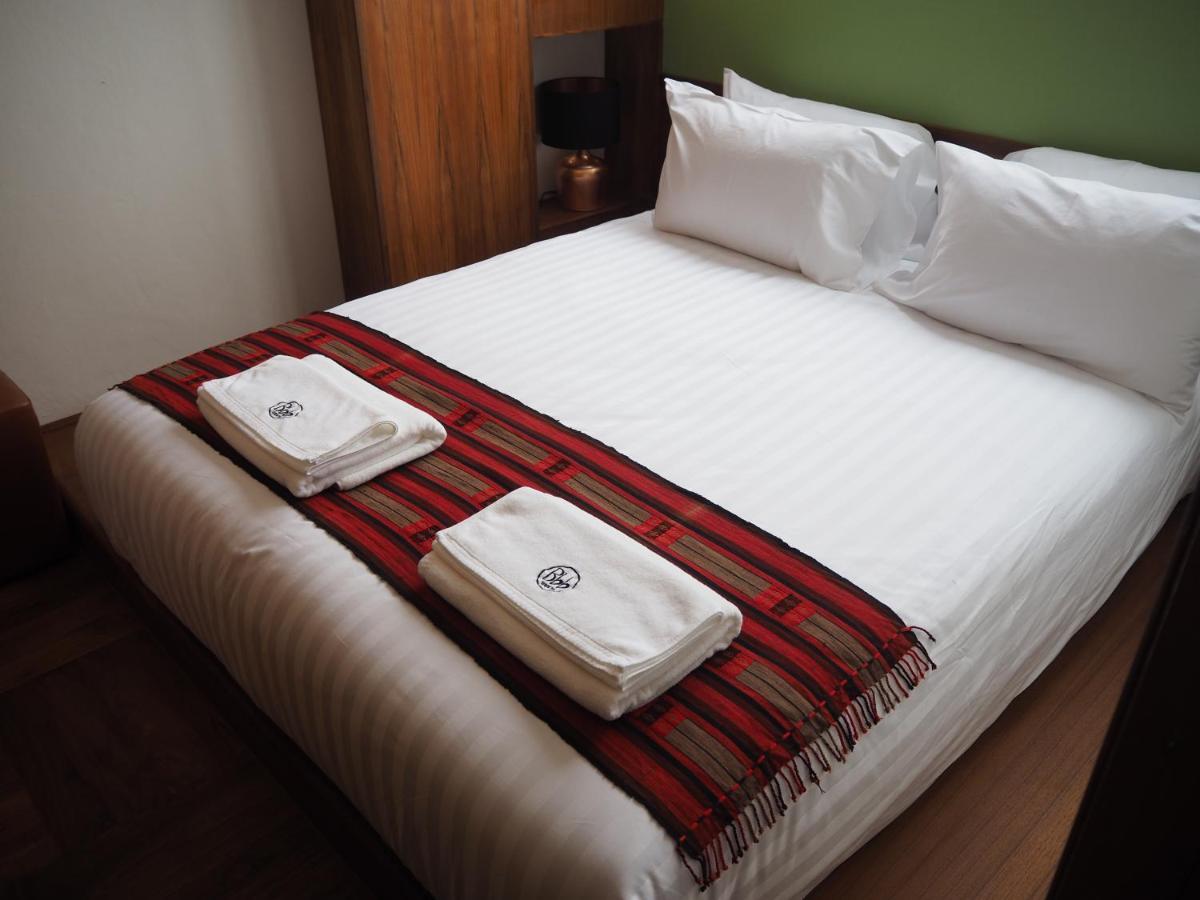 Boonnark Bed Night Bazaar No Car Parking Чиангмай